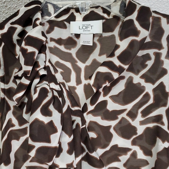 Ann Taylor blouse sz XXSP Petites sleeveless Animal Print 80s Edgy Classic - Picture 2 of 3